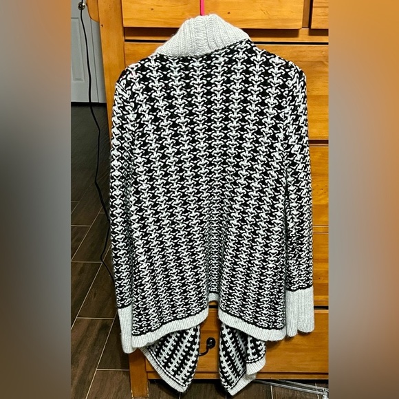 Ann Taylor Loft  Size XL Alpaca Wool Tweed White Black Cardigan Sweater P2P 27 - Picture 2 of 4